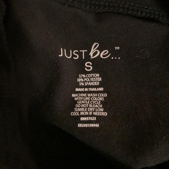 Black Capris pants - Picture 3 of 3